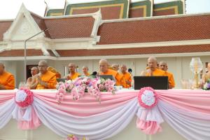 พระธรรมยาตรา นำชาวนนท์เรือนหมื่น จุดประทีปธรรม เจริญจิตภาวนา อุทิศถวายพระพันปีหลวง