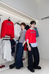 "โทมัส-ก้อง" เสิร์ฟโมเม้นต์ฉลองเปิดตัว Pomelo. Concept Store แห่งใหม่ที่เมกาบางนา อีเว้นท์สุดพิเศษที่ ผสานแฟชั่น แฟนคลับ และคอมมูนิตี้ เข้าไว้ด้วยกันอย่างลงตัว