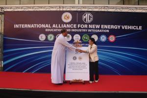 ABAC จับมือ MG-SAIC Motor เปิดศูนย์วิจัยและพัฒนา ป้อนอุตฯยานยนต์และพลังงานแห่งอนาคต