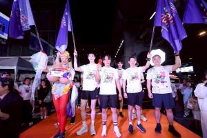 ต่อ-ธนภพ นำทีม พร้อมศิลปิน Tia 51 ร่วมวิ่งการกุศล  “Citizen of Love : Born to Run 2026 United for Change” จัดโดยสยามพิวรรธน์ มอบรายได้ให้ยูนิเซฟ ประเทศไทย ช่วยยกระดับคุณภาพชีวิตของเด็กไทย
