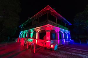 “เชียงใหม่ Night Market” แสงสีเสน่ห์ยามค่ำคืนของเชียงใหม่ ณ ถนนคนเดินท่าแพ