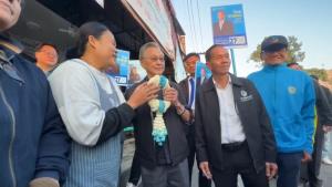 "ลุงชวน" นำทีม ปชป.ลุยหาเสียงเชียงใหม่ช่วย "ต๊ะ นารากร" และผู้สมัคร ส.ส.เรียกคะแนน