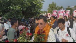 “โอกาสใหม่” บุกชุมพร "ปลัดตุ๋ม" ชูรัฐสวัสดิการ–แช่แข็งหนี้ ฟื้นเศรษฐกิจฐานราก ย้ำ “มีเรา ไม่มีมืด”