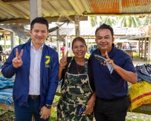 พรรคไทยก้าวใหม่ลงพื้นที่จังหวัดตรัง เลขาธิการพรรคช่วยผู้สมัครหาเสียง เดินหน้าปักธงภาคใต้ มั่นใจศักยภาพผู้สมัครตอบโจทย์พื้นที่