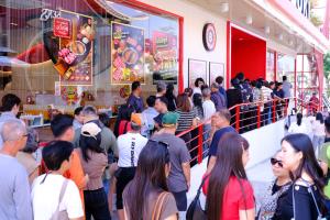 โบนัสสุกี้ รุกลงใต้? ฮีลใจคนหาดใหญ่ ทานฟรี 540 ท่าน “