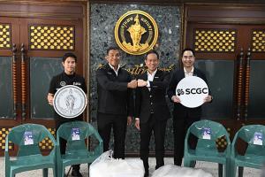 กทม. - SCGC ร่วมเปลี่ยนบรรจุภัณฑ์พลาสติกใช้แล้ว สู่ “เก้าอี้รักษ์โลก” สร้างเมืองต้นแบบ “ไม่เทรวม”