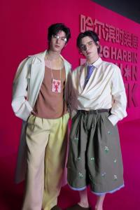 หล่อตะโกน “มอส–แบงค์” สร้างปรากฏการณ์บนรันเวย์ Harbin Fashion Week 2026 สะท้อนพลังนักแสดงไทย ก้าวสู่เวทีแฟชั่นระดับเอเชียอย่างสง่างาม
