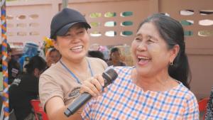 สุดฮา! ยายแถว วัย 79 แข่งหัวเราะผู้สูงวัย ลั่นจนฟันปลอมเกือบหลุด ก่อนโชว์สปิริตฮาต่อกลางงาน