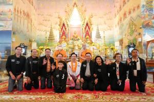 ‘ยศชนัน’ เดินตลาดเช้าหนองคาย ไหว้ ‘หลวงพ่อพระใส’ วอนเลือกเพื่อไทยเหมา 3 เขต