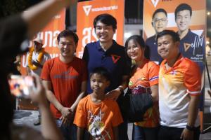 “ปิยบุตร” เดินสายปราศรัย 3 เวที จ.เลย วอนเลือกพรรคส้มเกิน 20 ล้านคน ป้องกันโดนรุมกินโต๊ะแบบปี 62 และ 66