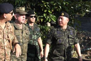 ทบ.เปิด “Army Open House” พาผช.ทูตทหาร 20 ชาติ ดูพื้นที่จริงชายแดนไทย–กัมพูชา อุบลฯ–ศรีสะเกษ