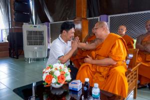 “หลวงพี่น้ำฝน” นำธรรมะสร้างปัญญาผู้ต้องขัง เรือนจำพิเศษมีนบุรี – “เสก โลโซ” เล่นดนตรีสั่งลาก่อนย้ายเรือนจำเปิดเขากลิ้ง
