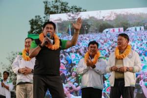 “กล้าธรรม“ เปิดปราศรัยใหญ่ตาก วอนเลือกยกจังหวัด ชู “ธรรมนัส” แคนดิเดตนายกฯ คนเดียว ผู้นำตัวจริงไม่เป็นนอมินีใคร