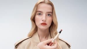 Burberry Brit Matte Lip Veil ริมฝีปากฟุ้งละมุน ฟินิชเรียบหรู ติดทนนานตลอดวัน