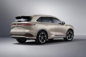 Changan CS75 Plus กระโดดไกลสุดบนลาดน้ำแข็ง ทำลายสถิติโลก 20.9 เมตร