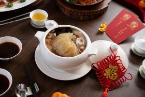 มื้ออาหารมงคลรับเทศกาลตรุษจีน ที่ “เฮยยิน-เซียนหยวน-ฮ่องกงฟิชเชอร์แมน”