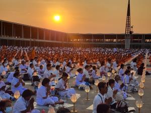 วัดพระธรรมกายจัดใหญ่ ใช้โดรน 500 ลำแทนจุดพลุลดมลพิษ ส่งท้ายธรรมยาตราปีที่ 14