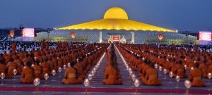 วัดพระธรรมกายจัดใหญ่ ใช้โดรน 500 ลำแทนจุดพลุลดมลพิษ ส่งท้ายธรรมยาตราปีที่ 14