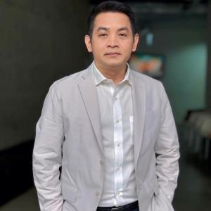 รศ.ดร.สุริยะใส กตะศิลา คณบดีวิทยาลัยผู้นำและนวัตกรรมสังคม มหาวิทยาลัยรังสิต 