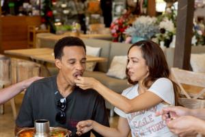 เทปนี้มากกว่า “ความรัก”  ทั้งว่าที่เจ้าสาว “ตีท้ายครัว” โมเมนต์ “พี่โอ๋–เบียร์” และ “ซาร่า” ในฟิวส์ “คุณแม่”