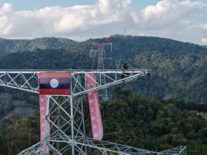 เชื่อมสำเร็จ! สายส่ง 500 kV จากลาวสู่จีน เริ่มปล่อยไฟฟ้าเมษายน 69 นี้