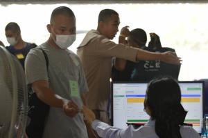 กองทัพเรือเปิดค่ายรับ 2,058 “น้องเล็กคนใหม่” ผลัด 4/68 เข้ารายงานตัวคึกคัก
