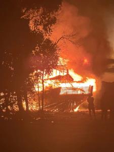 เพลิงเผา! "ไททานิคเมืองลาว" แลนด์มาร์คคำม่วนจนเหลือแต่ซาก