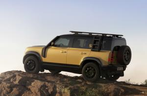 อินช์เคป เปิดตัว Defender Trophy Edition รุ่นพิเศษ 10 คันในไทย ราคา 7.799 ล้านบาท