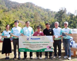 ห้างเซ็นทรัลและห้างโรบินสัน รับมอบประกาศเกียรติคุณ และเครื่องหมายเชิดชูเกียรติ