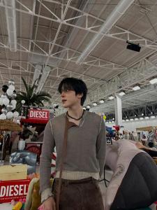 แฟนๆอึ้ง “ยุนโฮ ATEEZ” ถ่ายเซลฟีแต่ฉากหลังมีแต่เซ็กซ์ทอย