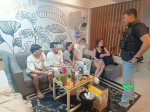 ตร.อุดรฯ ทลายแก๊งปาร์ตี้ยานรก ทั้งยาเค โคเคน ยาบ้า และคอลลาเจนมรณะ