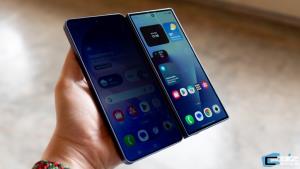 เทียบมุมมอง S26 Ultra ที่เปิดโหมด Privacy Display กับ Z Fold 7