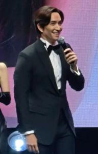 “หลุยส์ สก๊อต” ออกงานครั้งแรกหลังสูญเสียลูกคนแรก เผยรอยยิ้มสดใสขึ้น