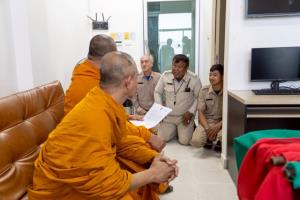 ชุดเฉพาะกิจ “ตำรวจพระ” บูรณาการฝ่ายปกครอง–สำนักพุทธฯ ตรวจเข้มพระเรี่ยรายเงิน สถานีรถไฟนครปฐม