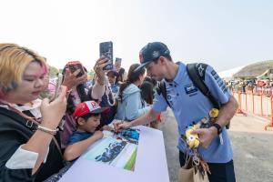 เปิดฉากโมโตจีพีที่ไทยสุดคึกคัก! แฟนความเร็วแห่ปักหลักใกล้ชิดนักบิดระดับโลก