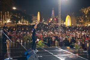 คนแน่นท่ามกลางสายฝน ชมคอนเสิร์ต “เสก โลโซ” เขย่าเวทีกลาง งานพระนครคีรี–เมืองเพชร ครั้งที่ 39 รักษาความปลอดภัยเข้ม
