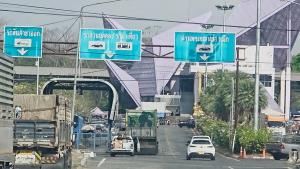 รถน้ำมันต้องจอดรอคำสั่งให้ส่งน้ำมันเข้าลาวได้หรือไม่ หลังกระทรงพลังงานระงับการส่งออก