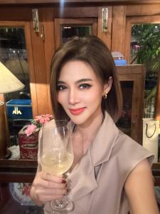 ศาลสั่งจำคุก “ปู มัณฑนา” 2 ปี ปรับ 6 หมื่น คดีหมิ่นประมาทฯ “ลูกหมี รัศมี”