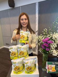 (คลิป) แครกเกอร์ชีสหน้าทุเรียนกรอบ ช่วยเกษตรกรรับมือทุเรียนล้นตลาด รูปแบบสแน็กส่งออก