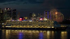 “Disney Adventure” เรือสำราญลำแรกจากดิสนีย์ที่ตั้งท่าเรือหลักในเอเชีย ถึงสิงคโปร์แล้ว!