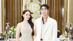 “เดียร์น่า- ฟอส จิรัชพงศ์” ร่วมงานเปิดตัวเคลย์ เดอ โป โบเต้ อินฟินิต เรเดียนซ์ บูติค (Cle&amp;#769; de Peau Beaute&amp;#769; Infinite Radiance Boutique) ชั้น 1 Central Park Bangkok