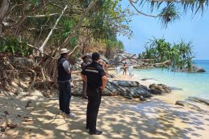 ต่างชาตินิยมเปลือยอาบแดดชายหาดพื้นที่ราไวย์ ตำรวจ-เทศบาลลงตรวจสอบ เตรียมติดป้ายเตือน