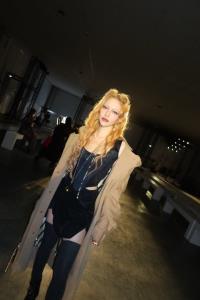 Jibbie Rubie เมกอัพอาร์ติสต์ไทย ร่วมชมแฟชั่นโชว์ Vivienne Westeood FW26
