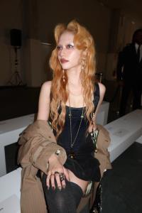 Jibbie Rubie เมกอัพอาร์ติสต์ไทย ร่วมชมแฟชั่นโชว์ Vivienne Westeood FW26