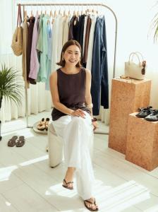 สองหนุ่มสาวอวดเสน่ห์ผ้าลินินรับลมร้อน