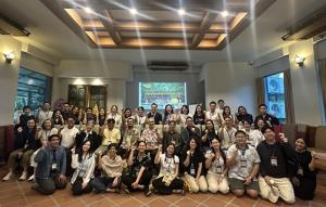 ผู้แทนจากเครือข่าย RoLD Fellows อาทิ สถาบันเพื่อการยุติธรรมแห่งประเทศไทย (TIJ), Centre for Humanitarian Dialogue, RUBEA จุฬาลงกรณ์มหาวิทยาลัย และองค์กรพันธมิตร Double A, Juang Pattana Holding และ TNP Group ร่วมกิจกรรม “1 Day Trip: ลัลล้าอีโคโนมี ชมของดีคุ้งบางกะเจ้า” ณ พิพิธภัณฑ์ปลากัดไทย จ.สมุทรปราการ
