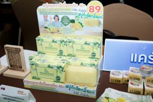 (ชมคลิป) คิดได้ก่อนรวยก่อน!! “สบู่กำจัดกลิ่นแก่”  ไวรัลดังบนโซเชียลฯ ปรับตัวผู้ผลิตสบู่ไม่ง้อ “ขแมร์”