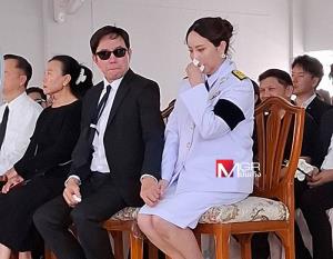ชมนาที “แจกัน” อ่านประวัติแม่สุดบีบใจ มีลูก 2 คนไร้ชื่อ “กุญแจซอล” (คลิป)