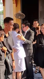ชมนาที “แจกัน” อ่านประวัติแม่สุดบีบใจ มีลูก 2 คนไร้ชื่อ “กุญแจซอล” (คลิป)