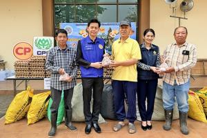 “ตลาดนัดใบไม้แลกไข่” โมเดลสันกำแพง ชวนชุมชนเปลี่ยนใบไม้แห้งเป็นไข่ไก่ ลดเผา ลดฝุ่น
